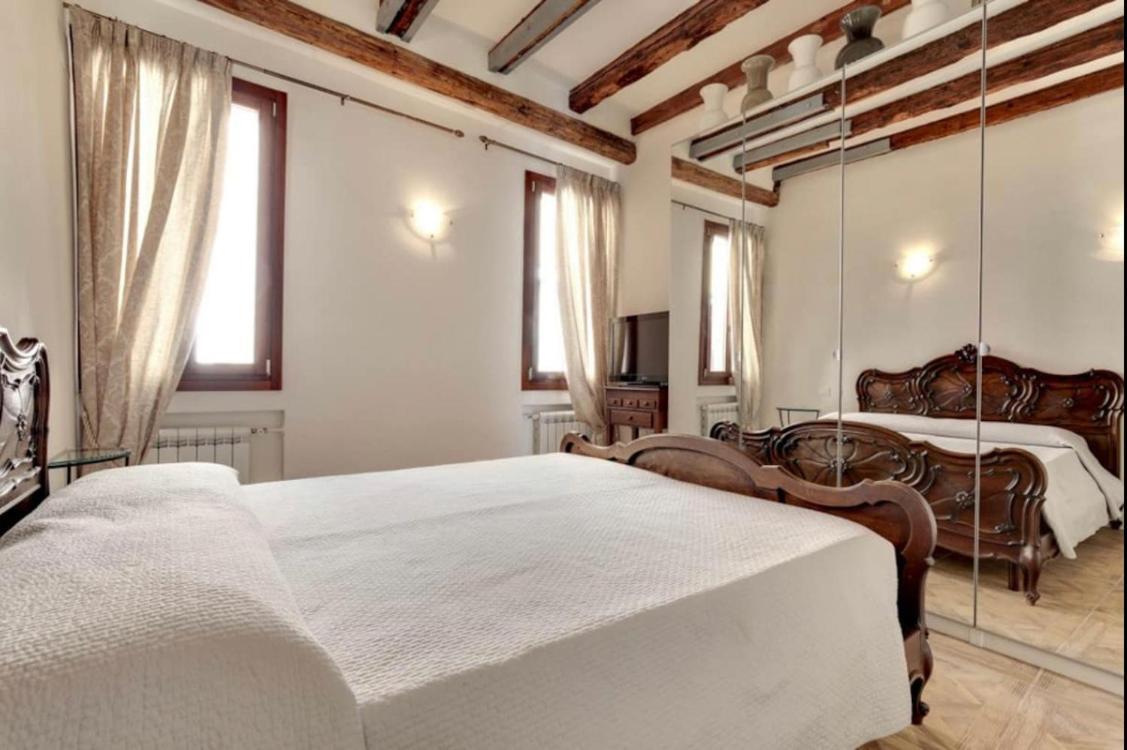 Apartamento Traditional With Terrace