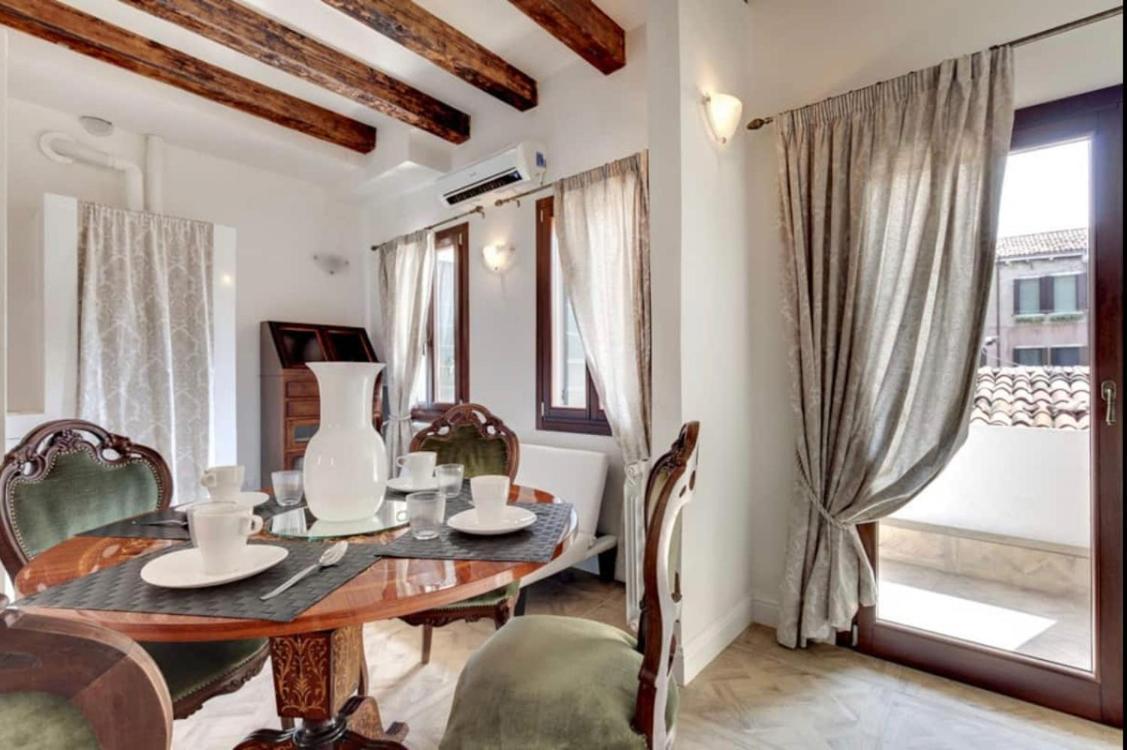 Apartamento Traditional With Terrace